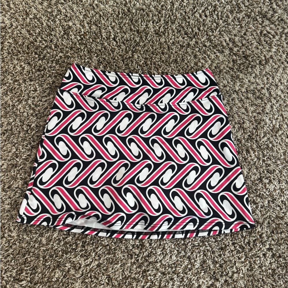 Trendy Swirl Pattern Mini Skirt - Black, White, Pink